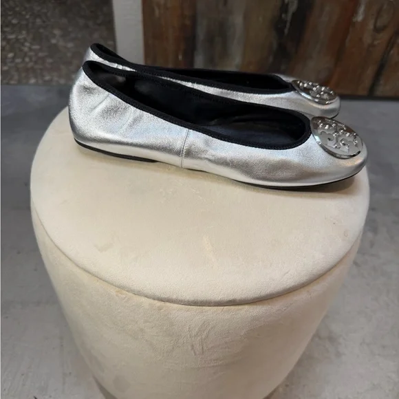 NEW Tory Burch Silver Ballet Flats Size 9 - Picture 4 of 9